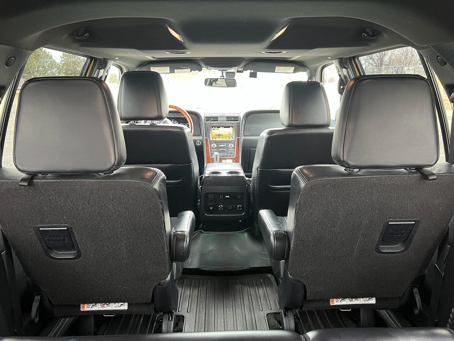 Lincoln Navigator - Gold